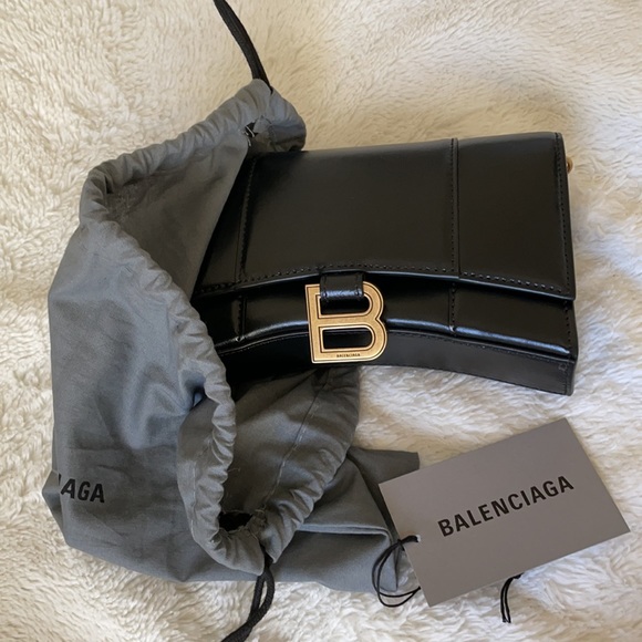 Balenciaga hourglass leather wallet on chain - Picture 10 of 11